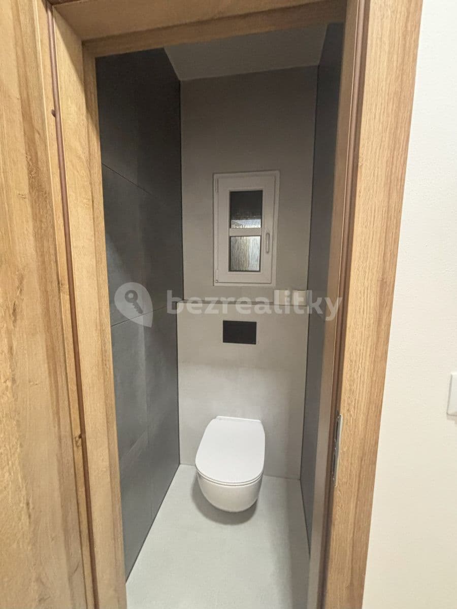 Prenájom bytu 1-izbový 28 m², Přístavní, Praha, Praha Prenájom bytu 1-izbový 28 m², Přístavní, Praha, Praha