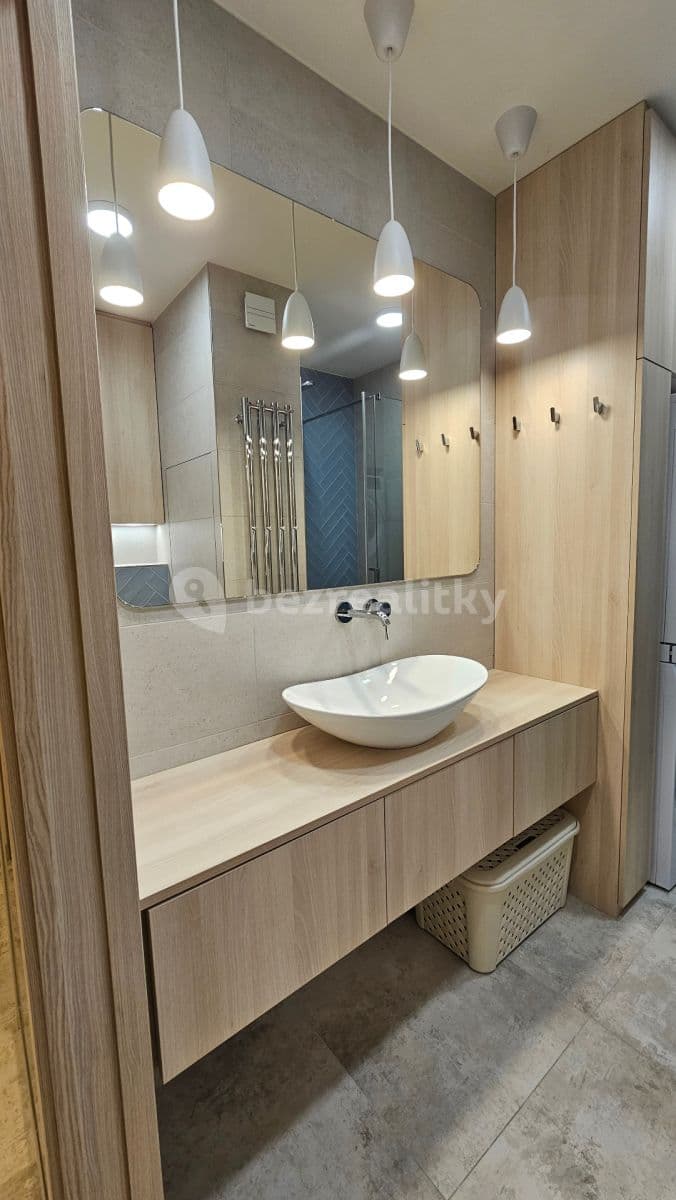 Prenájom bytu 3-izbový 52 m², Buková, Praha, Praha Prenájom bytu 3-izbový 52 m², Buková, Praha, Praha