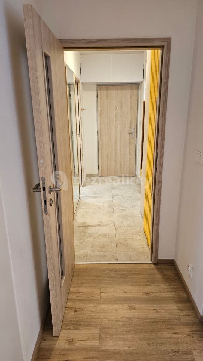 Prenájom bytu 3-izbový 52 m², Buková, Praha, Praha Prenájom bytu 3-izbový 52 m², Buková, Praha, Praha