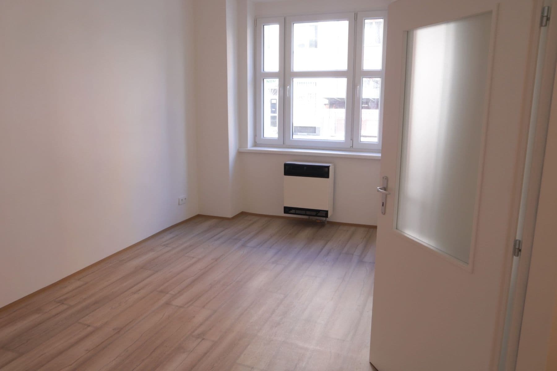 Prenájom bytu 3-izbový 95 m², Ukrajinská, Praha, Praha Prenájom bytu 3-izbový 95 m², Ukrajinská, Praha, Praha