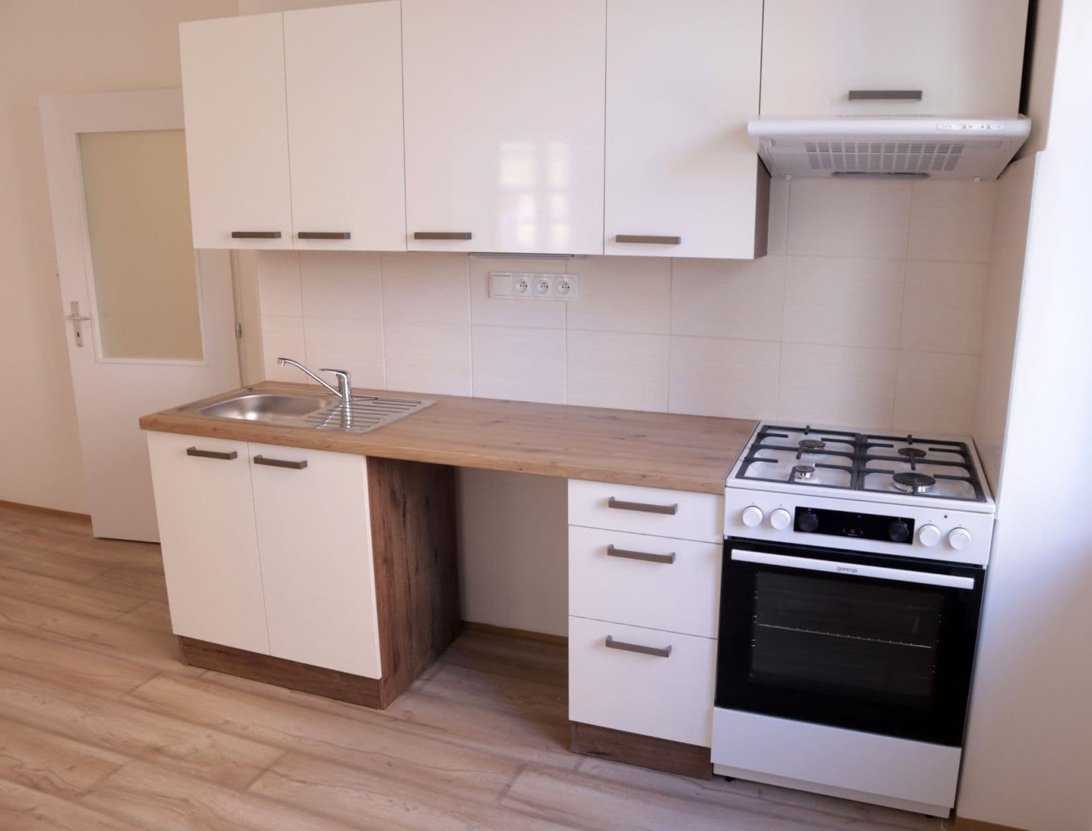 Prenájom bytu 3-izbový 95 m², Ukrajinská, Praha, Praha Prenájom bytu 3-izbový 95 m², Ukrajinská, Praha, Praha