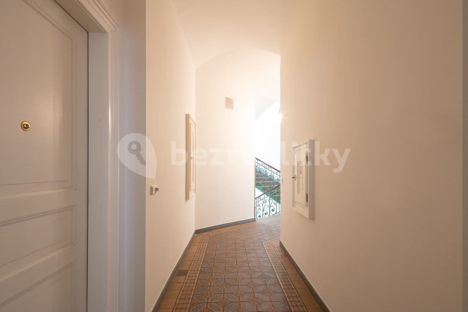 Prenájom bytu 2-izbový 72 m², náměstí Jiřího z Poděbrad, Praha, Praha Prenájom bytu 2-izbový 72 m², náměstí Jiřího z Poděbrad, Praha, Praha