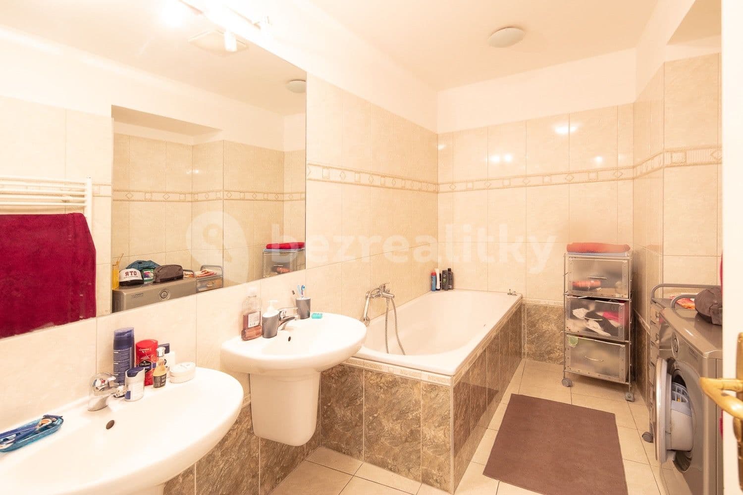 Prenájom bytu 2-izbový 72 m², náměstí Jiřího z Poděbrad, Praha, Praha Prenájom bytu 2-izbový 72 m², náměstí Jiřího z Poděbrad, Praha, Praha