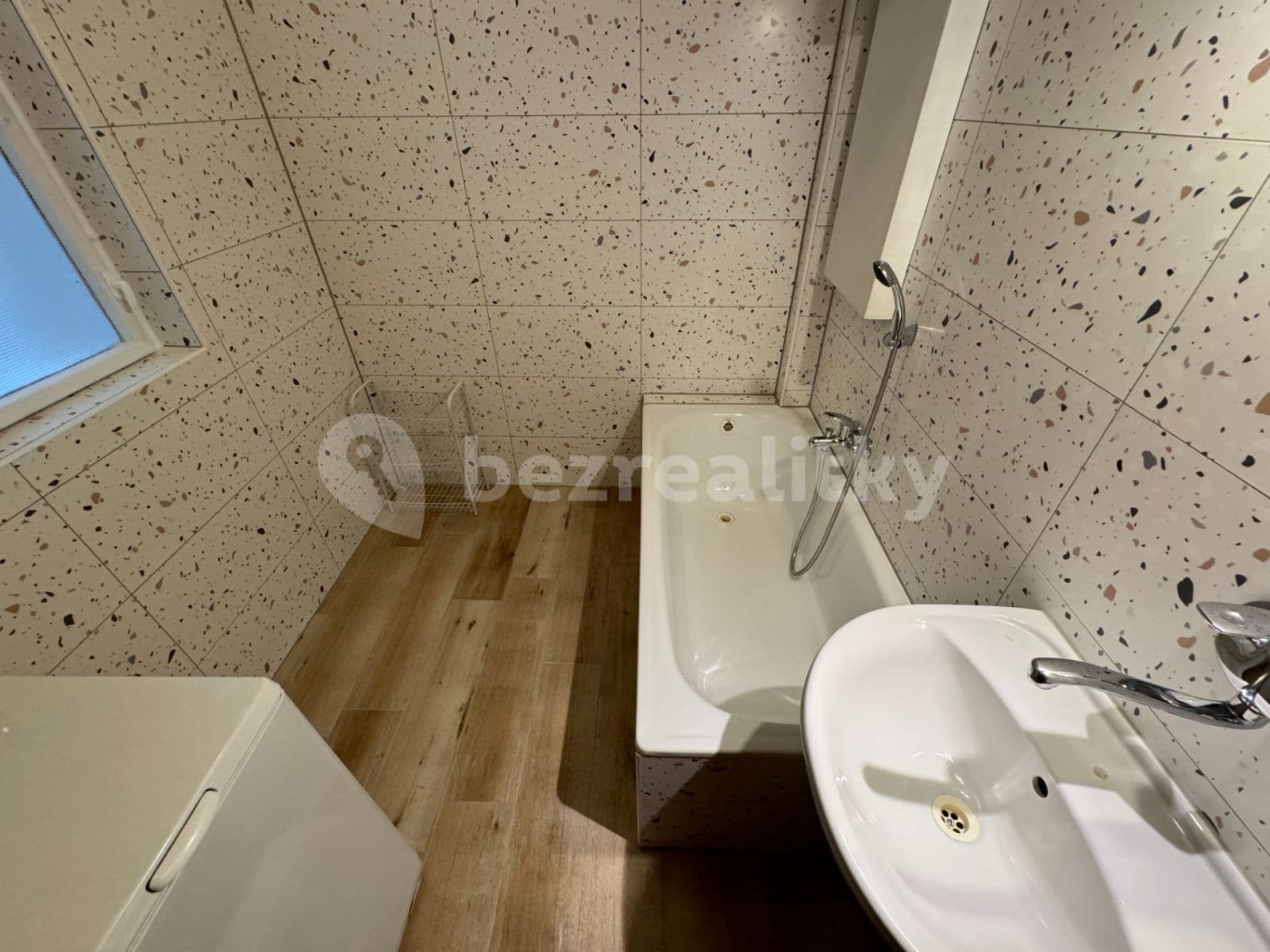 Prenájom bytu 3-izbový 65 m², Kovářská, Praha, Praha Prenájom bytu 3-izbový 65 m², Kovářská, Praha, Praha