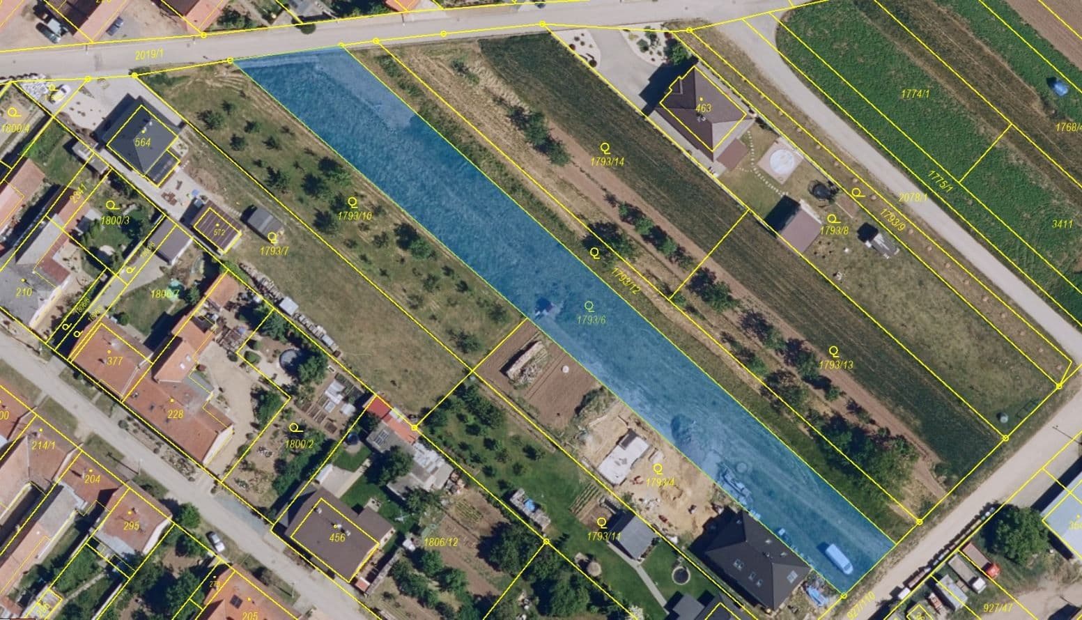 Predaj pozemku 3.285 m², Ivaň, Jihomoravský kraj Predaj pozemku 3.285 m², Ivaň, Jihomoravský kraj