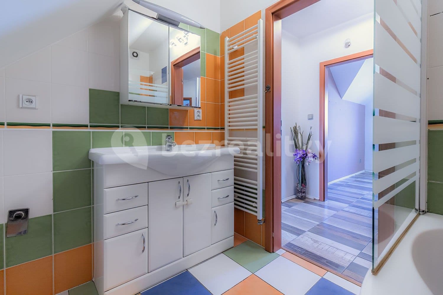 Prenájom bytu 3-izbový 83 m², Tisová, Holubice, Středočeský kraj Prenájom bytu 3-izbový 83 m², Tisová, Holubice, Středočeský kraj