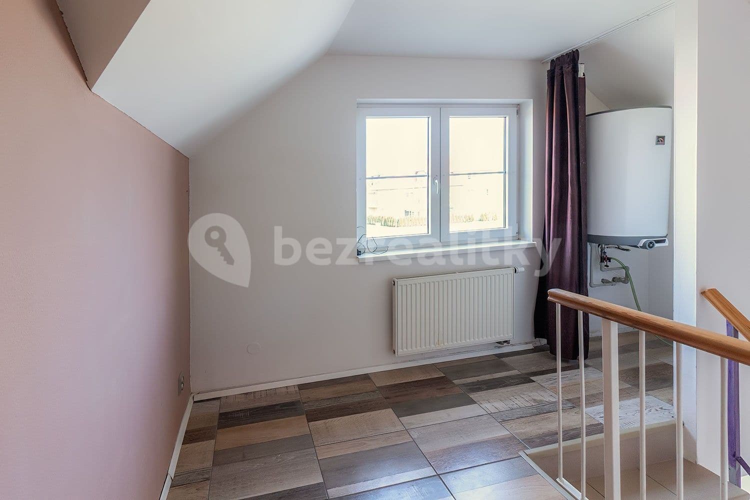 Prenájom bytu 3-izbový 83 m², Tisová, Holubice, Středočeský kraj Prenájom bytu 3-izbový 83 m², Tisová, Holubice, Středočeský kraj