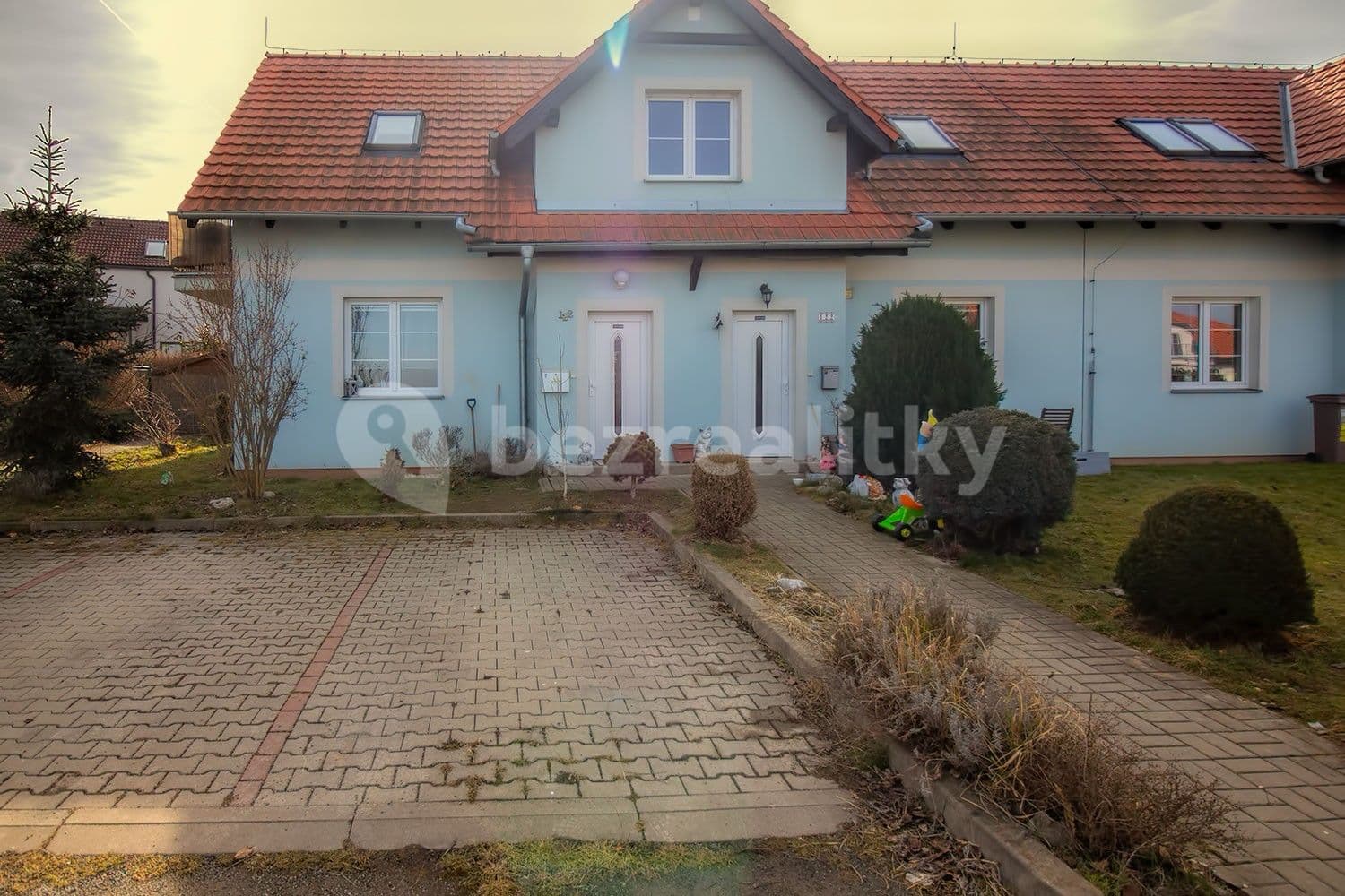 Prenájom bytu 3-izbový 83 m², Tisová, Holubice, Středočeský kraj Prenájom bytu 3-izbový 83 m², Tisová, Holubice, Středočeský kraj