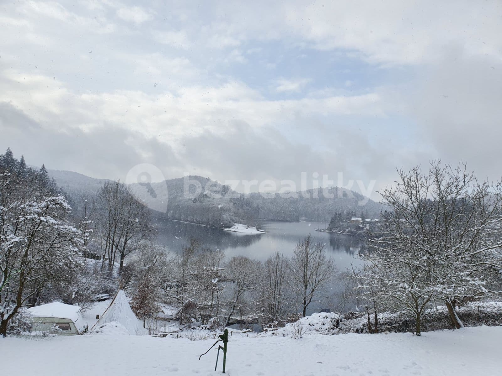 Predaj rekreačného objektu 187 m², pozemek 1.265 m², Křečovice, Středočeský kraj Predaj rekreačného objektu 187 m², pozemek 1.265 m², Křečovice, Středočeský kraj