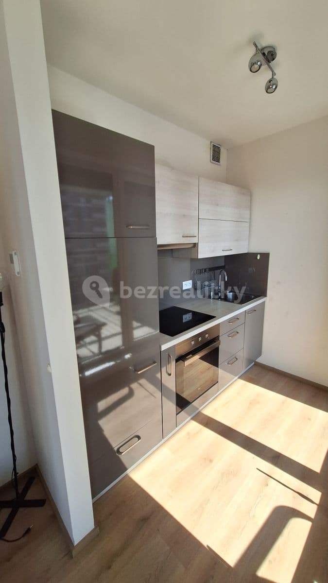 Prenájom bytu 1-izbový 35 m², Nad Úžlabinou, Praha, Praha Prenájom bytu 1-izbový 35 m², Nad Úžlabinou, Praha, Praha
