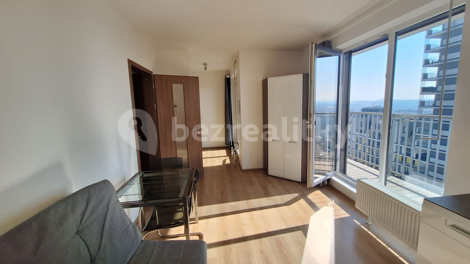 Prenájom bytu 1-izbový 35 m², Nad Úžlabinou, Praha, Praha Prenájom bytu 1-izbový 35 m², Nad Úžlabinou, Praha, Praha