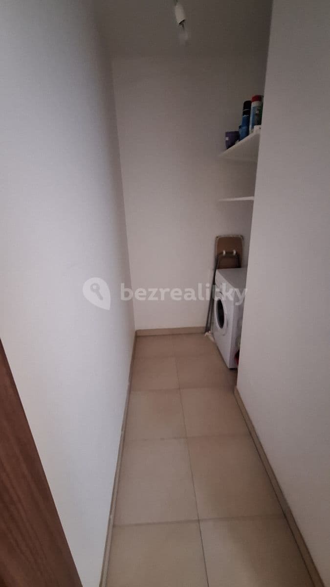 Prenájom bytu 1-izbový 35 m², Nad Úžlabinou, Praha, Praha Prenájom bytu 1-izbový 35 m², Nad Úžlabinou, Praha, Praha