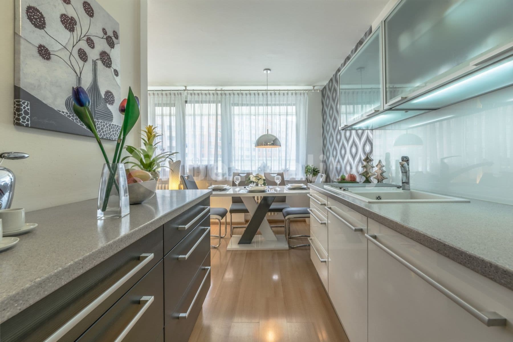 Prenájom bytu 4-izbový 102 m², Nušlova, Praha, Praha Prenájom bytu 4-izbový 102 m², Nušlova, Praha, Praha