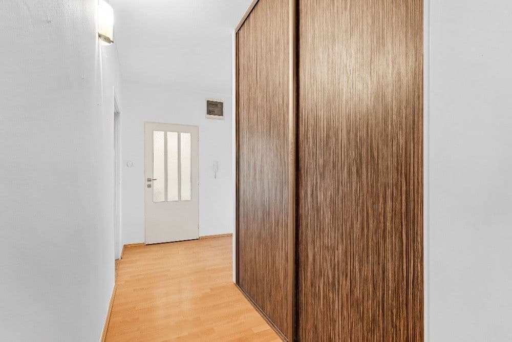 Prenájom bytu 4-izbový 100 m², Josefa Hory, Jablonec nad Nisou, Liberecký kraj Prenájom bytu 4-izbový 100 m², Josefa Hory, Jablonec nad Nisou, Liberecký kraj