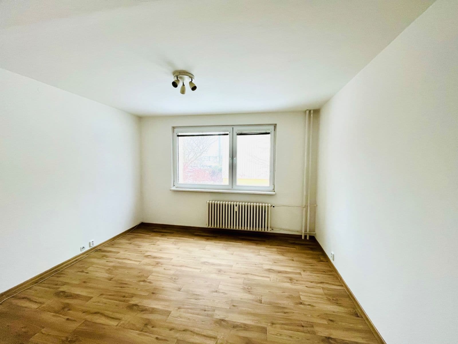 Prenájom bytu 4-izbový 100 m², Josefa Hory, Jablonec nad Nisou, Liberecký kraj Prenájom bytu 4-izbový 100 m², Josefa Hory, Jablonec nad Nisou, Liberecký kraj