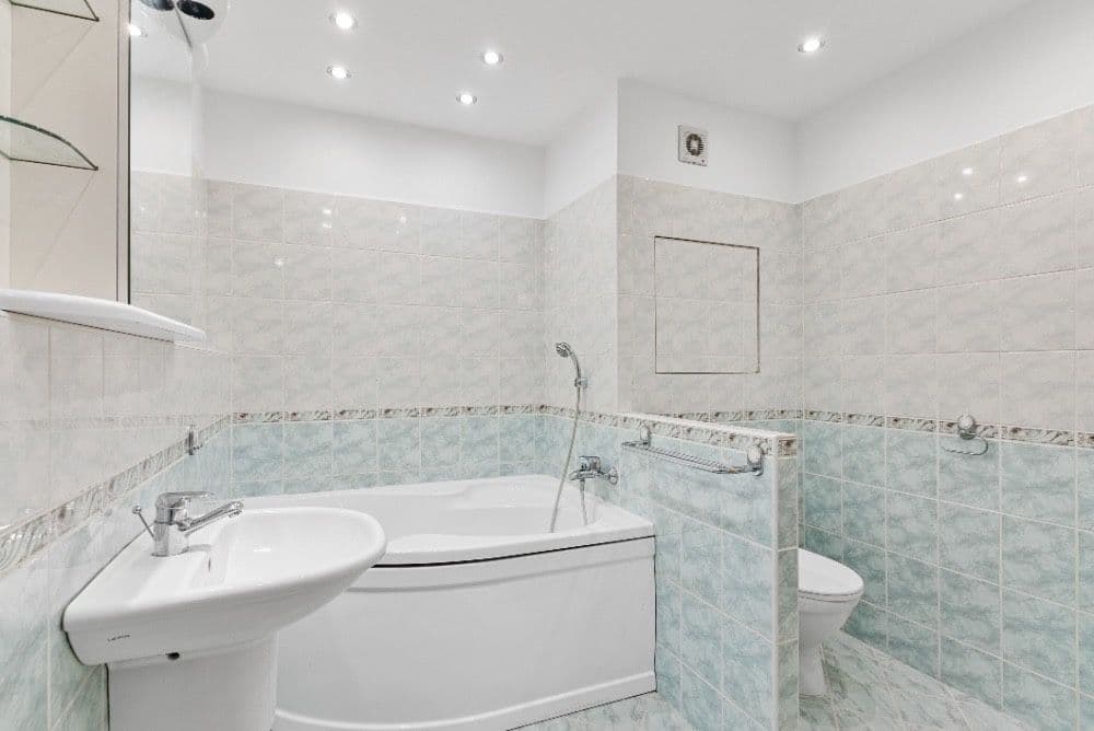 Prenájom bytu 4-izbový 100 m², Josefa Hory, Jablonec nad Nisou, Liberecký kraj Prenájom bytu 4-izbový 100 m², Josefa Hory, Jablonec nad Nisou, Liberecký kraj