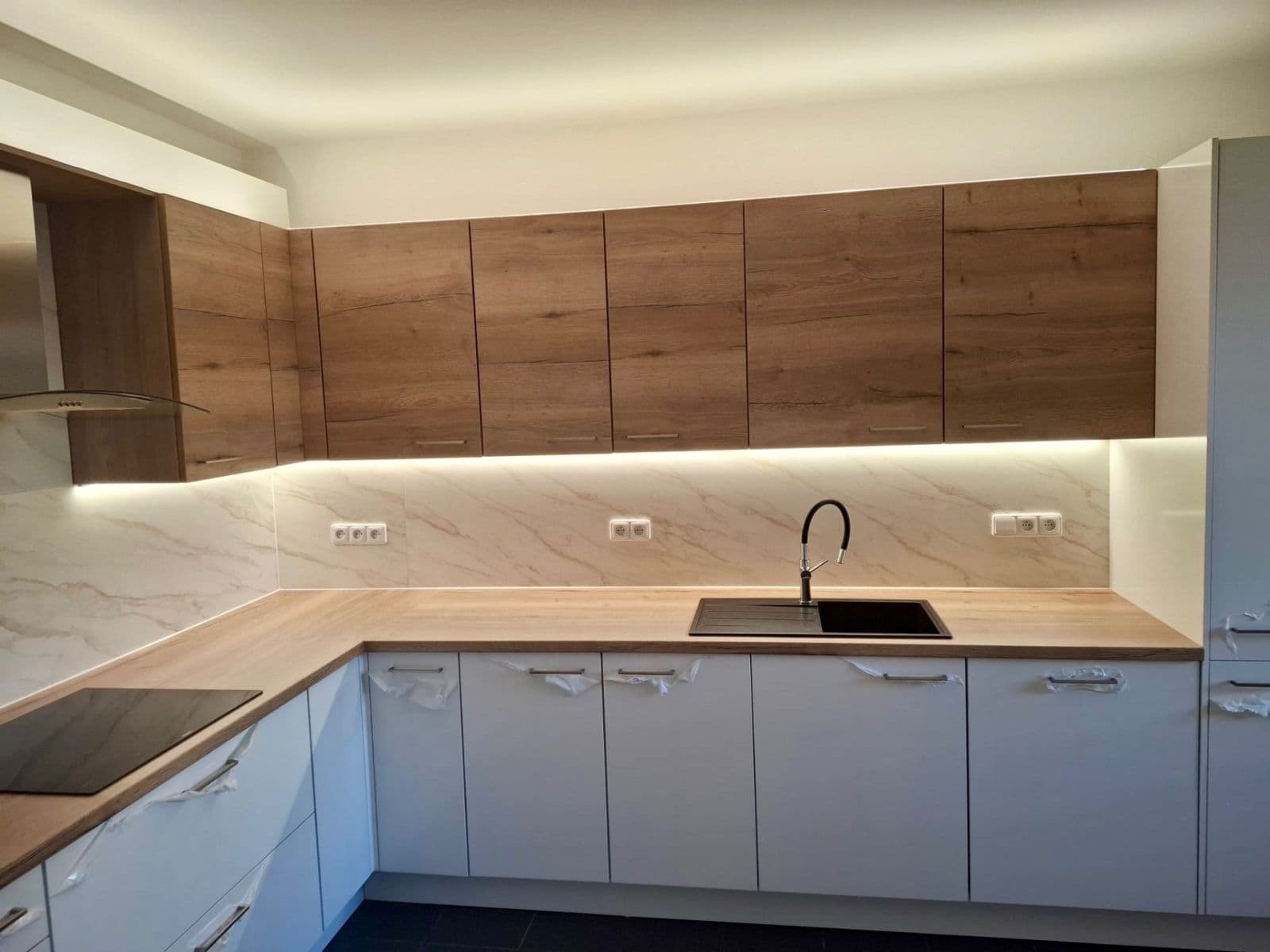 Prenájom bytu 4-izbový 100 m², Josefa Hory, Jablonec nad Nisou, Liberecký kraj Prenájom bytu 4-izbový 100 m², Josefa Hory, Jablonec nad Nisou, Liberecký kraj