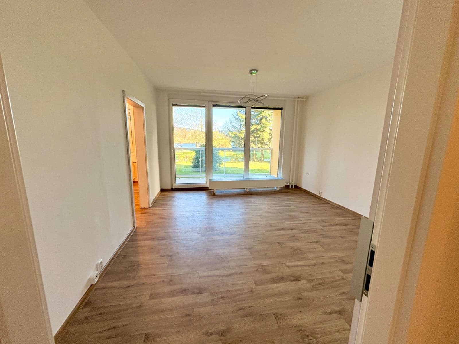 Prenájom bytu 4-izbový 100 m², Josefa Hory, Jablonec nad Nisou, Liberecký kraj Prenájom bytu 4-izbový 100 m², Josefa Hory, Jablonec nad Nisou, Liberecký kraj