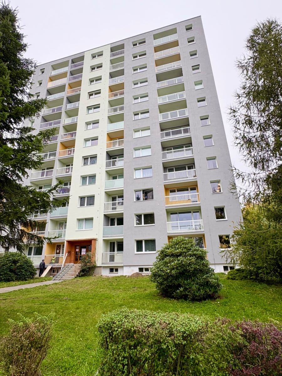 Prenájom bytu 4-izbový 100 m², Josefa Hory, Jablonec nad Nisou, Liberecký kraj Prenájom bytu 4-izbový 100 m², Josefa Hory, Jablonec nad Nisou, Liberecký kraj