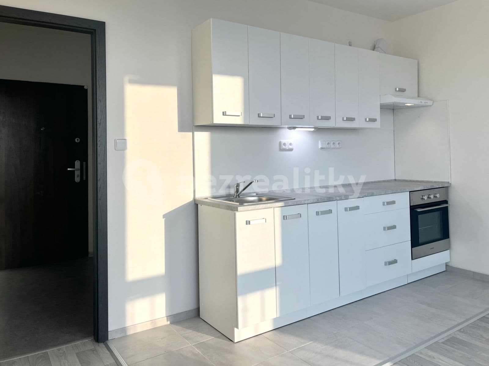 Prenájom bytu 1-izbový 27 m², Svídnická, Praha, Praha Prenájom bytu 1-izbový 27 m², Svídnická, Praha, Praha