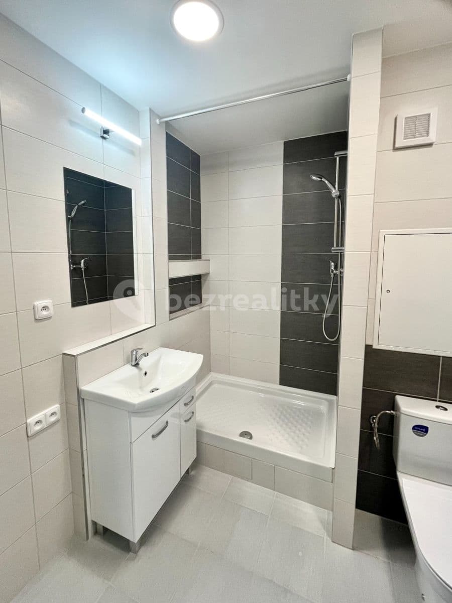 Prenájom bytu 1-izbový 27 m², Svídnická, Praha, Praha Prenájom bytu 1-izbový 27 m², Svídnická, Praha, Praha