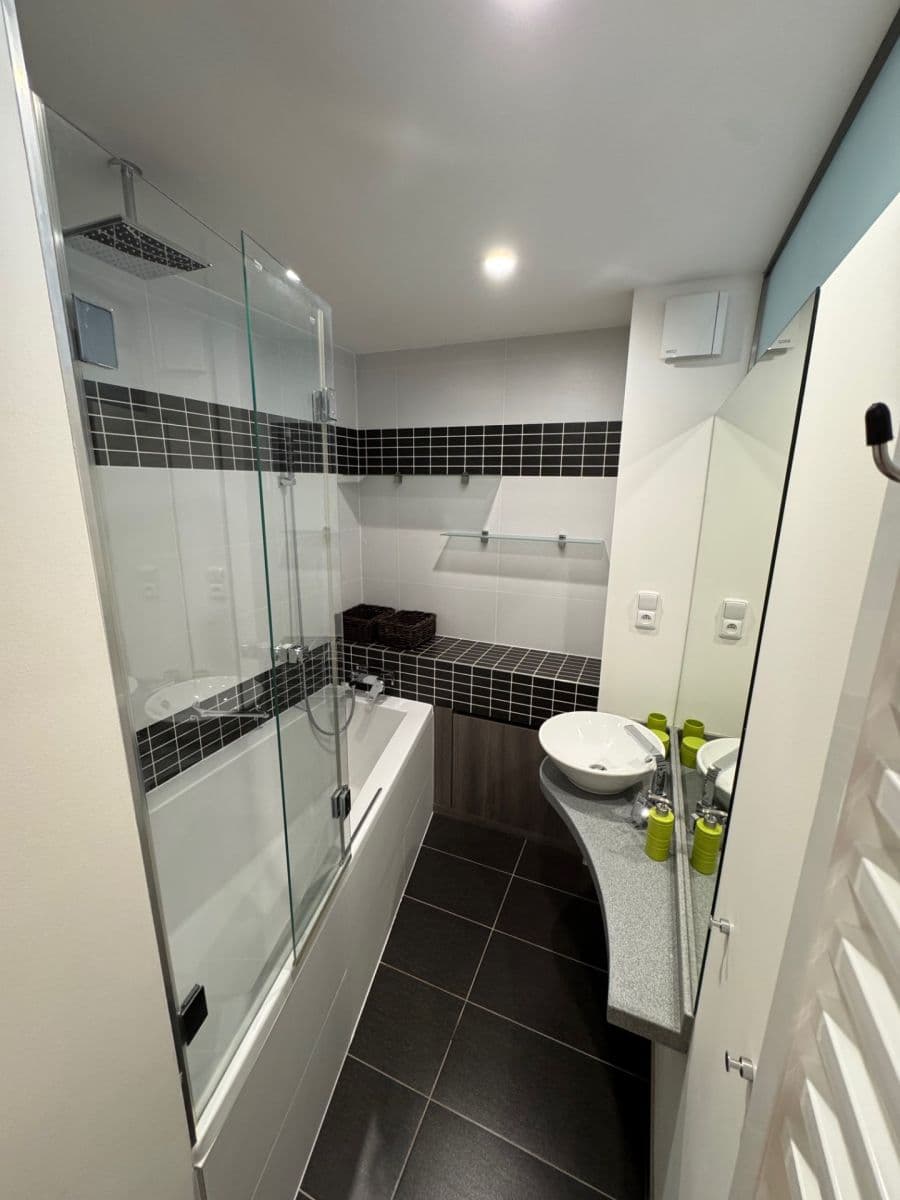 Prenájom bytu 2-izbový 42 m², Konstantinova, Praha, Praha Prenájom bytu 2-izbový 42 m², Konstantinova, Praha, Praha