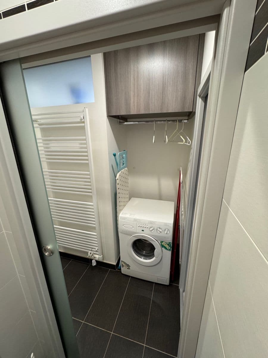 Prenájom bytu 2-izbový 42 m², Konstantinova, Praha, Praha Prenájom bytu 2-izbový 42 m², Konstantinova, Praha, Praha