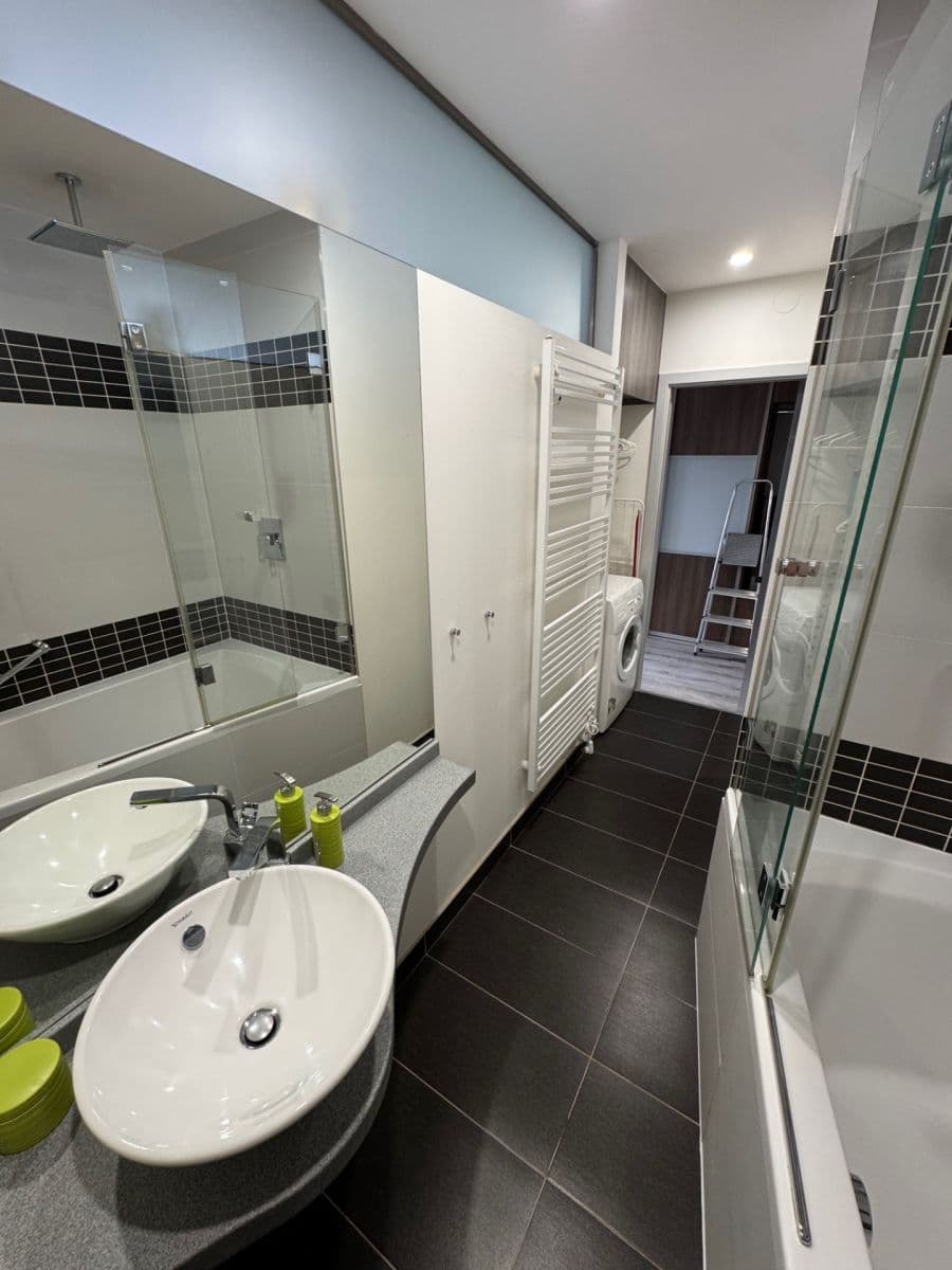 Prenájom bytu 2-izbový 42 m², Konstantinova, Praha, Praha Prenájom bytu 2-izbový 42 m², Konstantinova, Praha, Praha