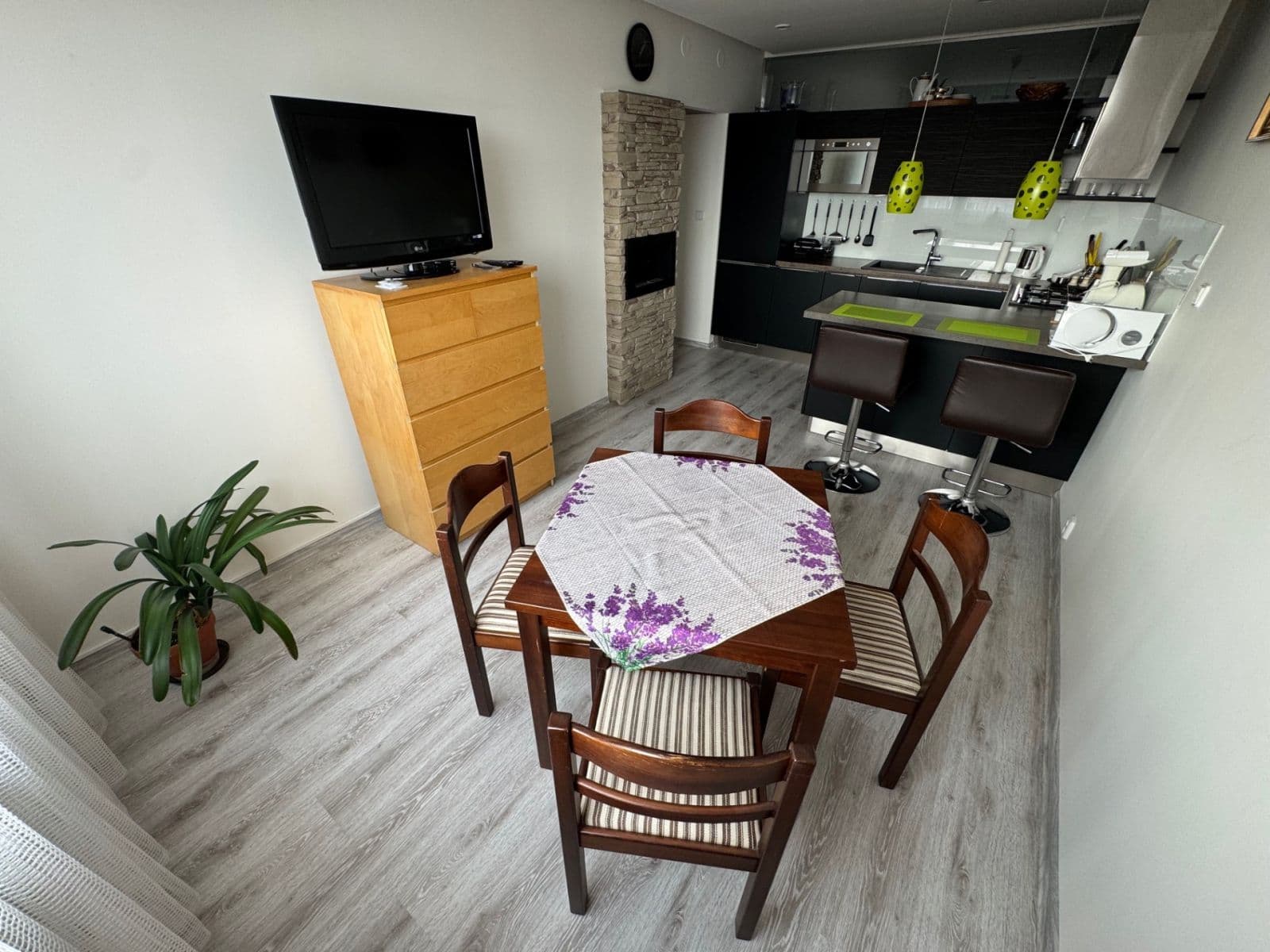 Prenájom bytu 2-izbový 42 m², Konstantinova, Praha, Praha Prenájom bytu 2-izbový 42 m², Konstantinova, Praha, Praha