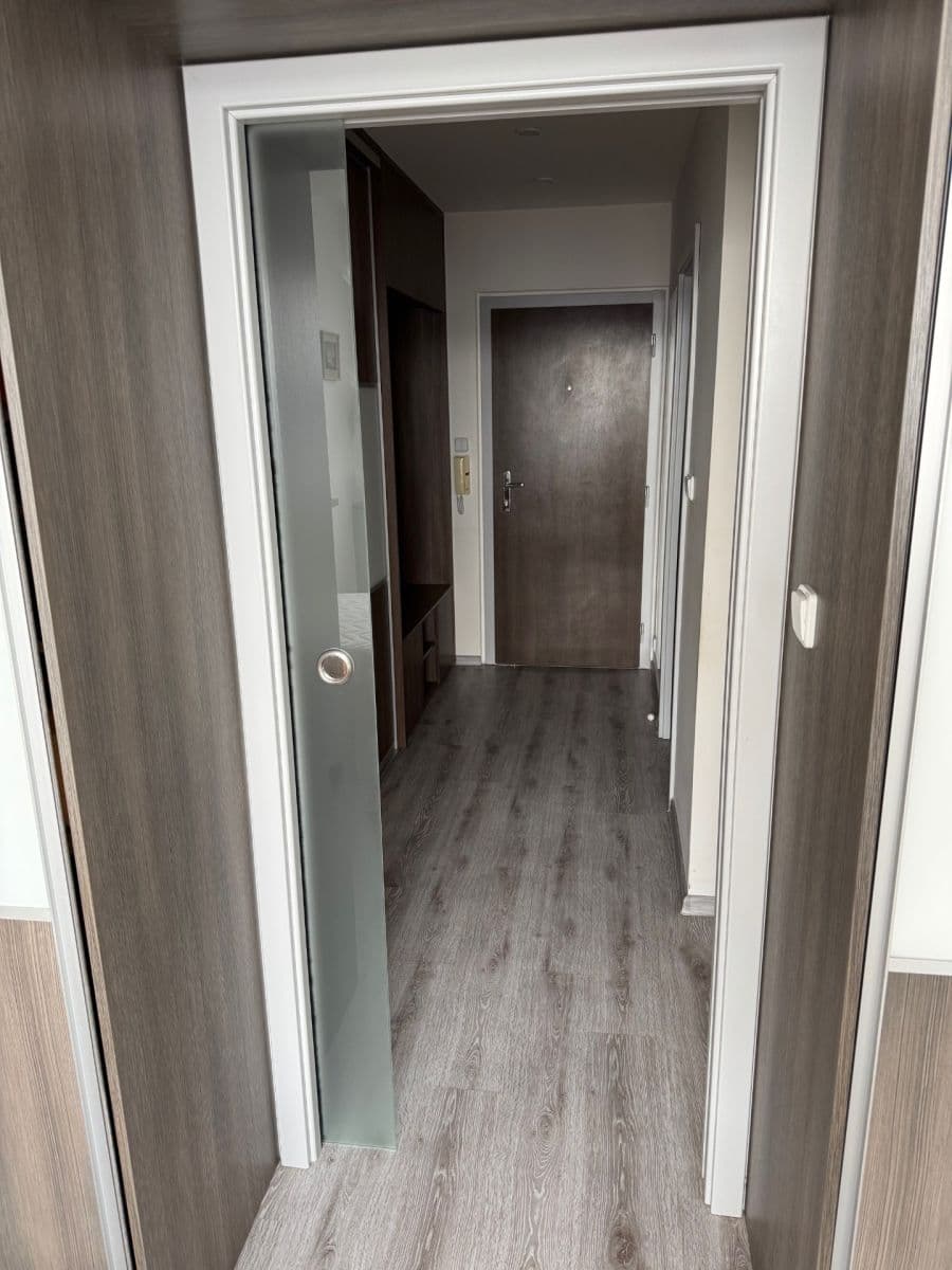 Prenájom bytu 2-izbový 42 m², Konstantinova, Praha, Praha Prenájom bytu 2-izbový 42 m², Konstantinova, Praha, Praha