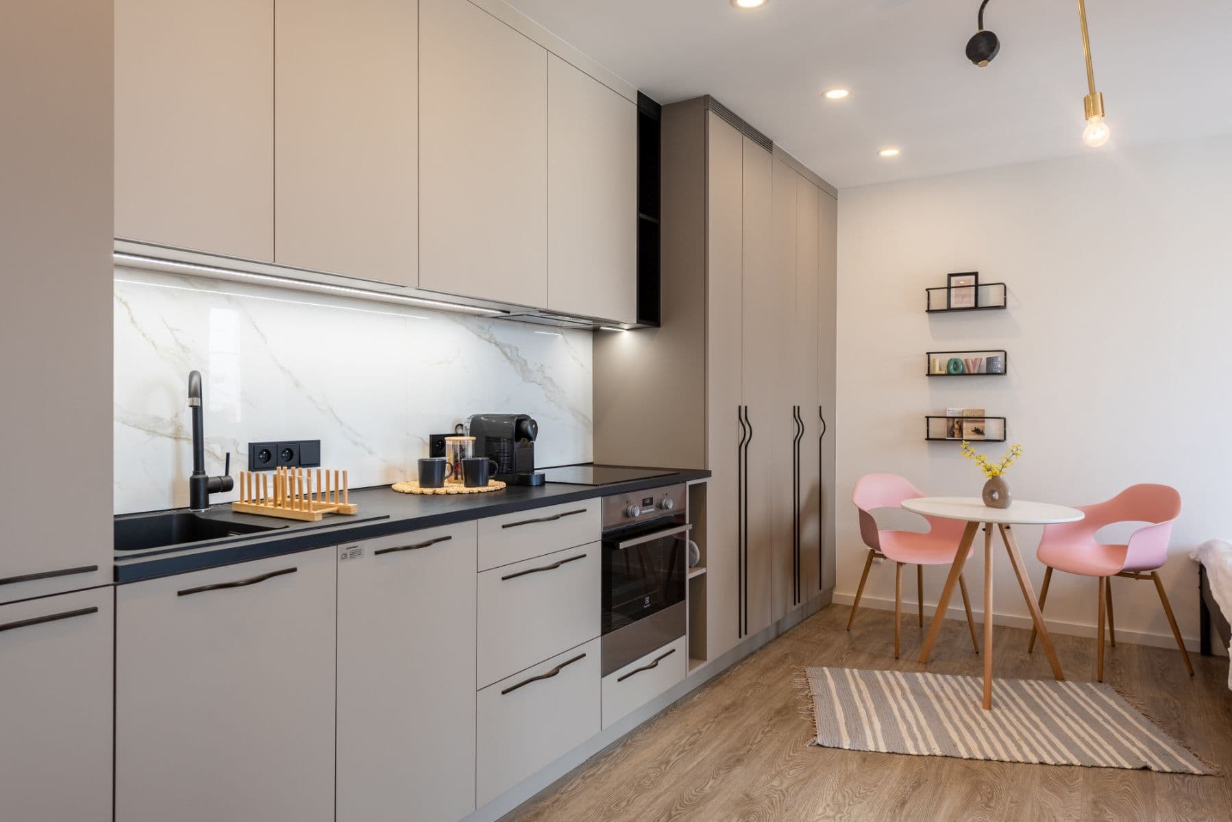 Prenájom bytu 30 m², Moravská, Praha, Praha Prenájom bytu 30 m², Moravská, Praha, Praha