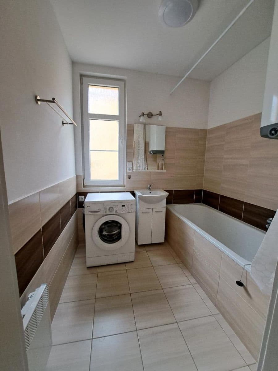 Prenájom bytu 2-izbový 63 m², Vilová Ulička, Ústí nad Labem, Ústecký kraj Prenájom bytu 2-izbový 63 m², Vilová Ulička, Ústí nad Labem, Ústecký kraj