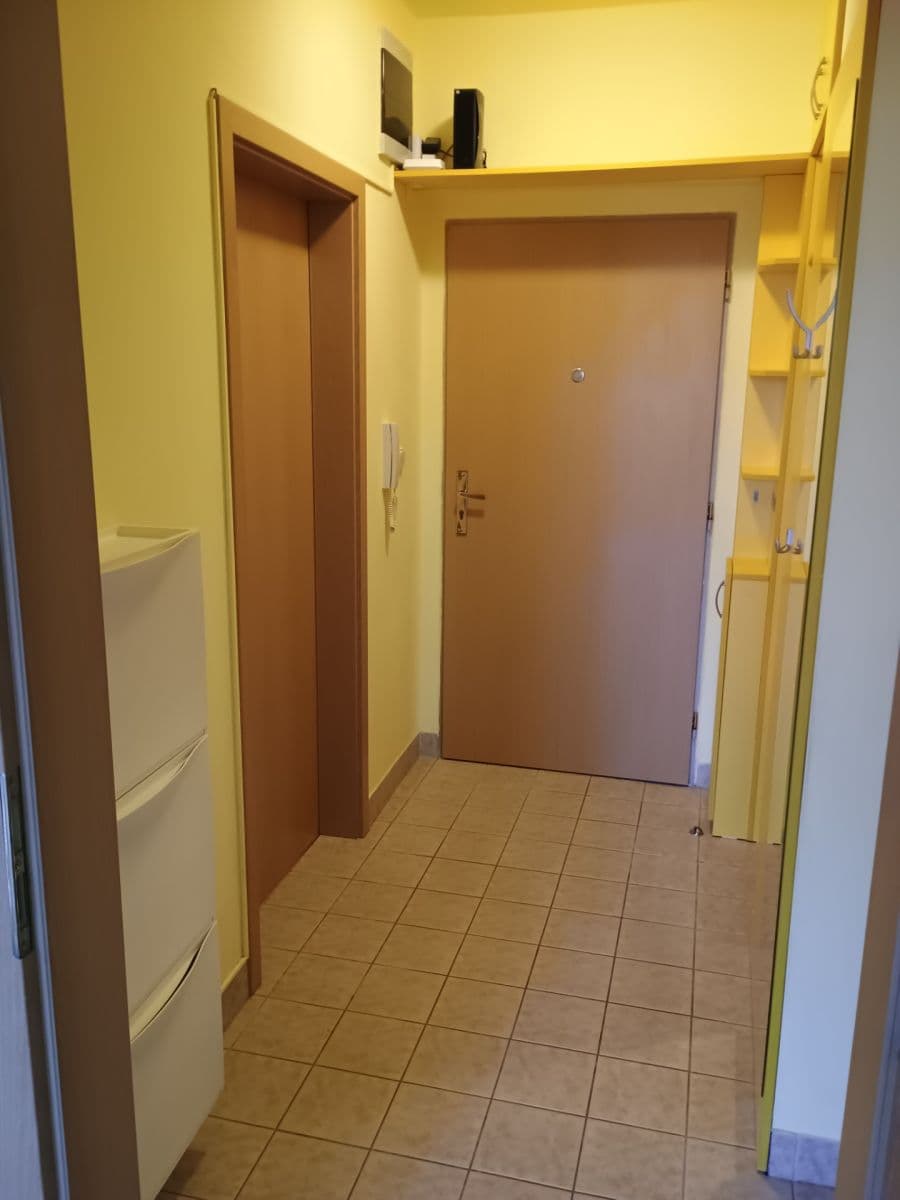 Prenájom bytu 3-izbový 72 m², Nad Paloučkem, Beroun, Středočeský kraj Prenájom bytu 3-izbový 72 m², Nad Paloučkem, Beroun, Středočeský kraj