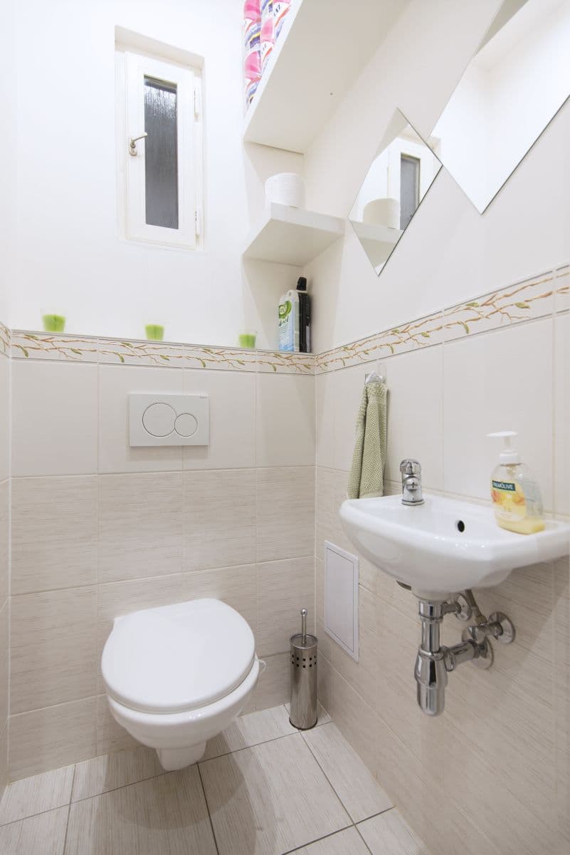 Prenájom bytu 50 m², Slavojova, Praha, Praha Prenájom bytu 50 m², Slavojova, Praha, Praha