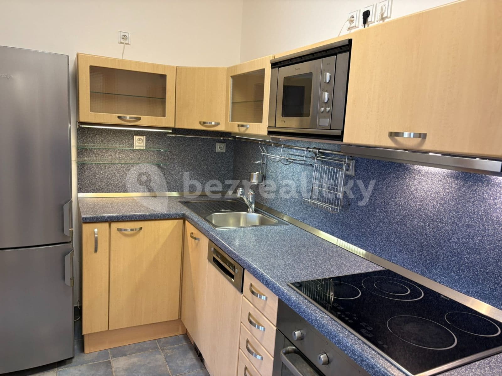 Prenájom bytu 3-izbový 91 m², Nevanova, Praha, Praha Prenájom bytu 3-izbový 91 m², Nevanova, Praha, Praha