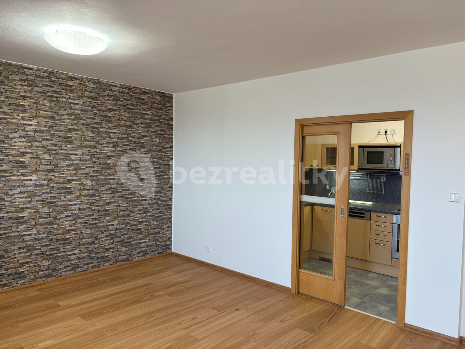 Prenájom bytu 3-izbový 91 m², Nevanova, Praha, Praha Prenájom bytu 3-izbový 91 m², Nevanova, Praha, Praha