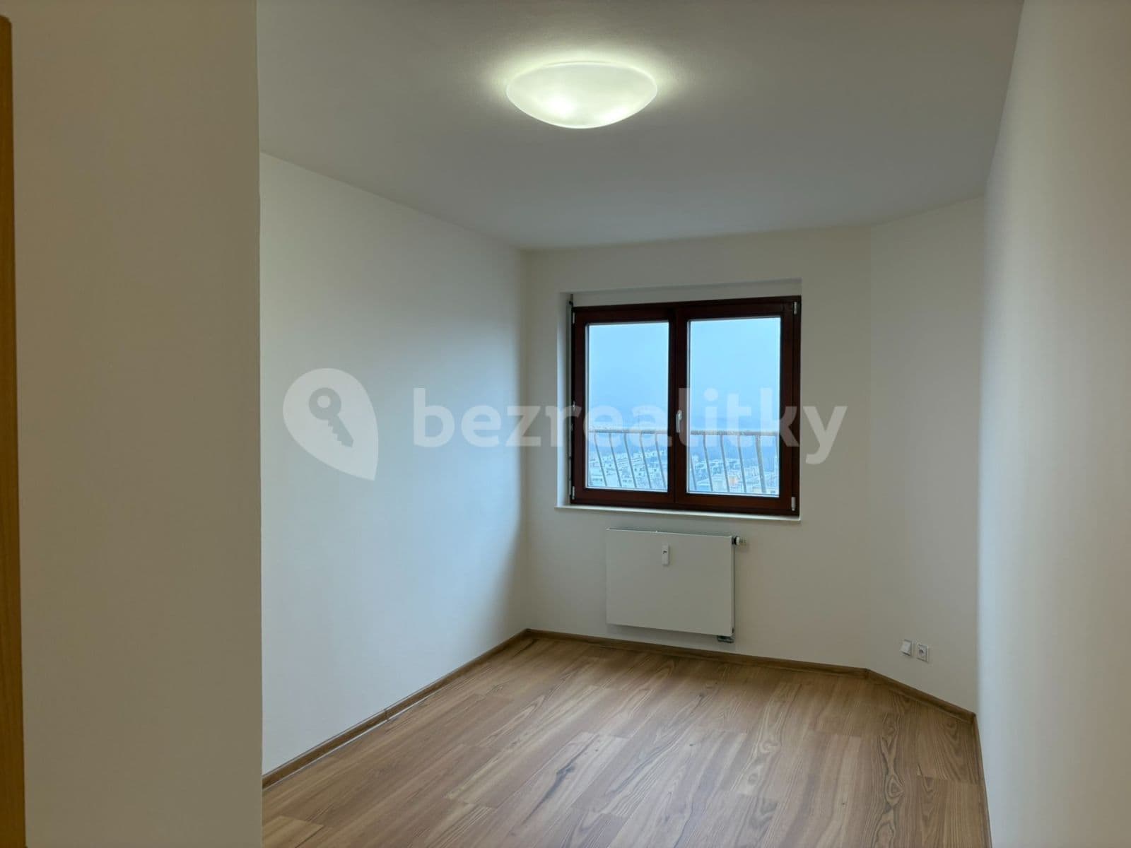 Prenájom bytu 3-izbový 91 m², Nevanova, Praha, Praha Prenájom bytu 3-izbový 91 m², Nevanova, Praha, Praha