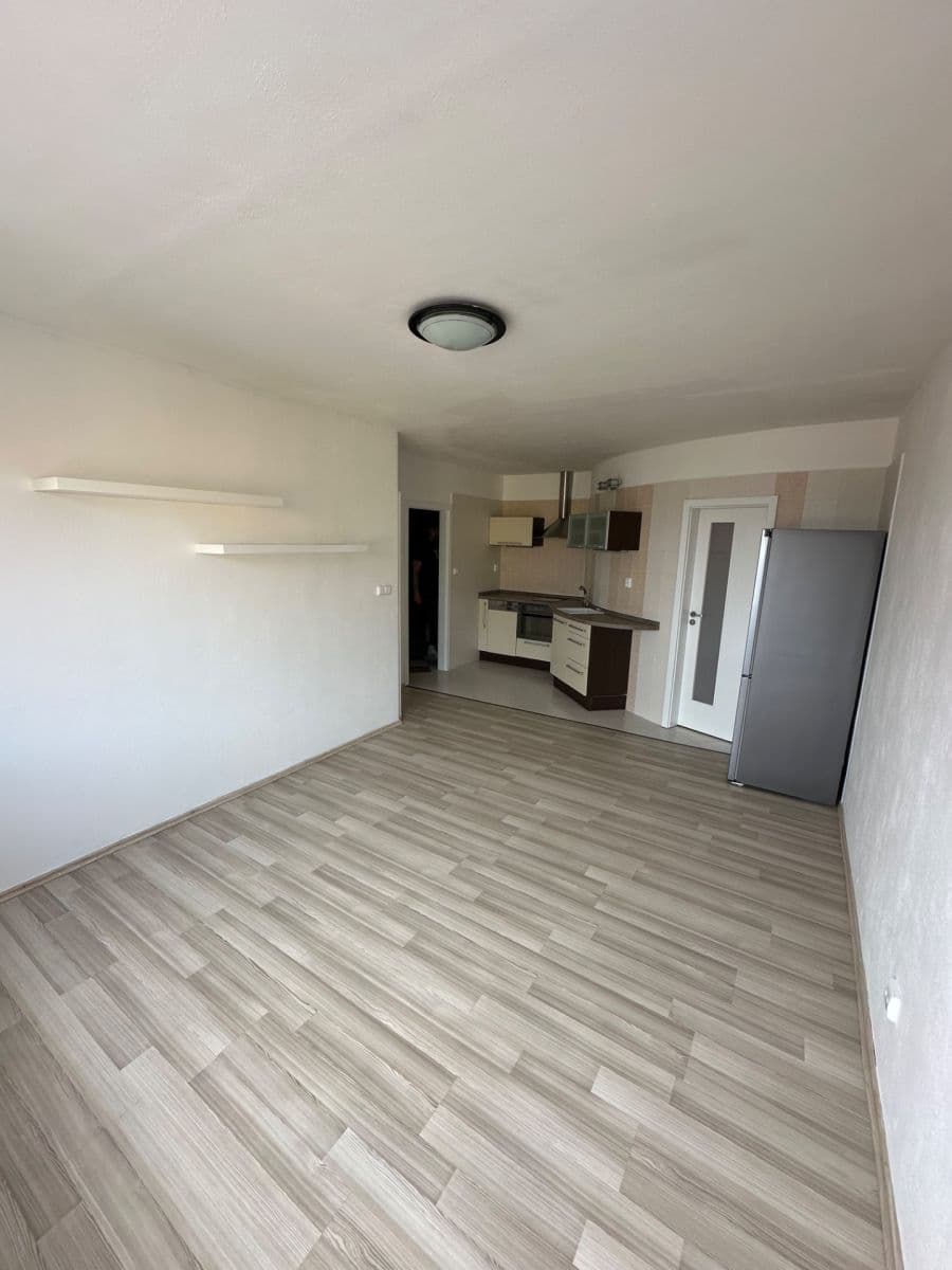 Prenájom bytu 2-izbový 44 m², Nad Papežem, Dobříš, Středočeský kraj Prenájom bytu 2-izbový 44 m², Nad Papežem, Dobříš, Středočeský kraj