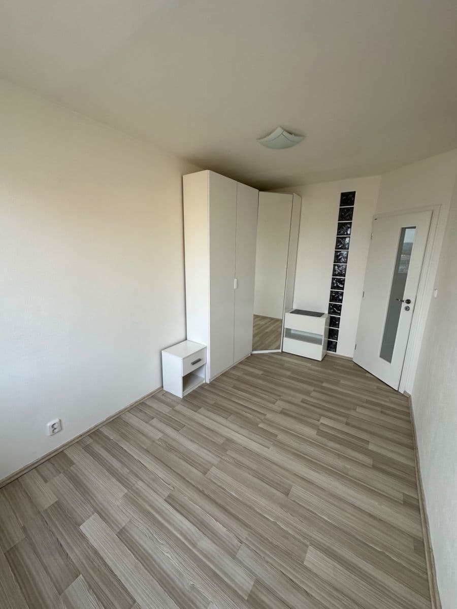 Prenájom bytu 2-izbový 44 m², Nad Papežem, Dobříš, Středočeský kraj Prenájom bytu 2-izbový 44 m², Nad Papežem, Dobříš, Středočeský kraj