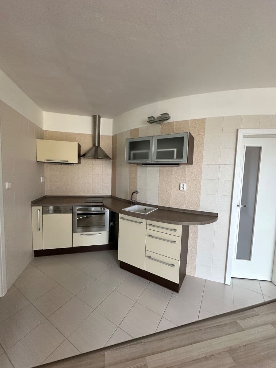 Prenájom bytu 2-izbový 44 m², Nad Papežem, Dobříš, Středočeský kraj Prenájom bytu 2-izbový 44 m², Nad Papežem, Dobříš, Středočeský kraj