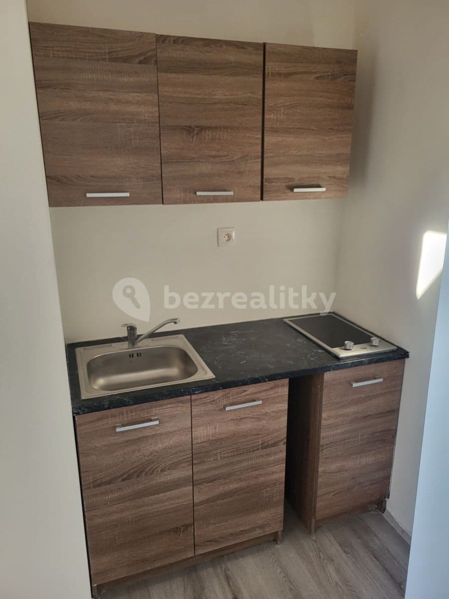 Prenájom bytu 1-izbový 21 m², Průmyslová, Strančice, Středočeský kraj Prenájom bytu 1-izbový 21 m², Průmyslová, Strančice, Středočeský kraj