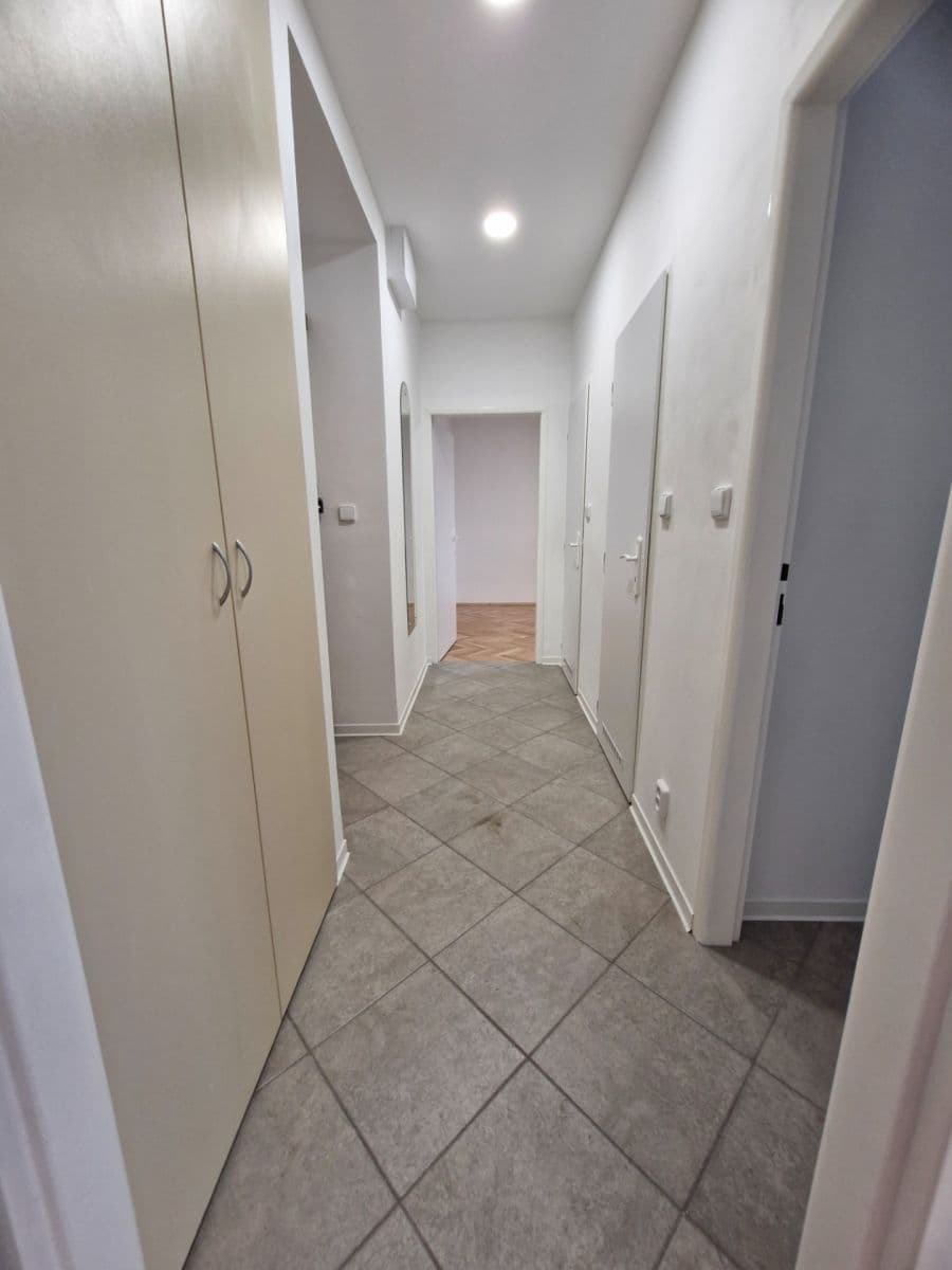 Prenájom bytu 2-izbový 53 m², Pod Lipami, Praha, Praha Prenájom bytu 2-izbový 53 m², Pod Lipami, Praha, Praha