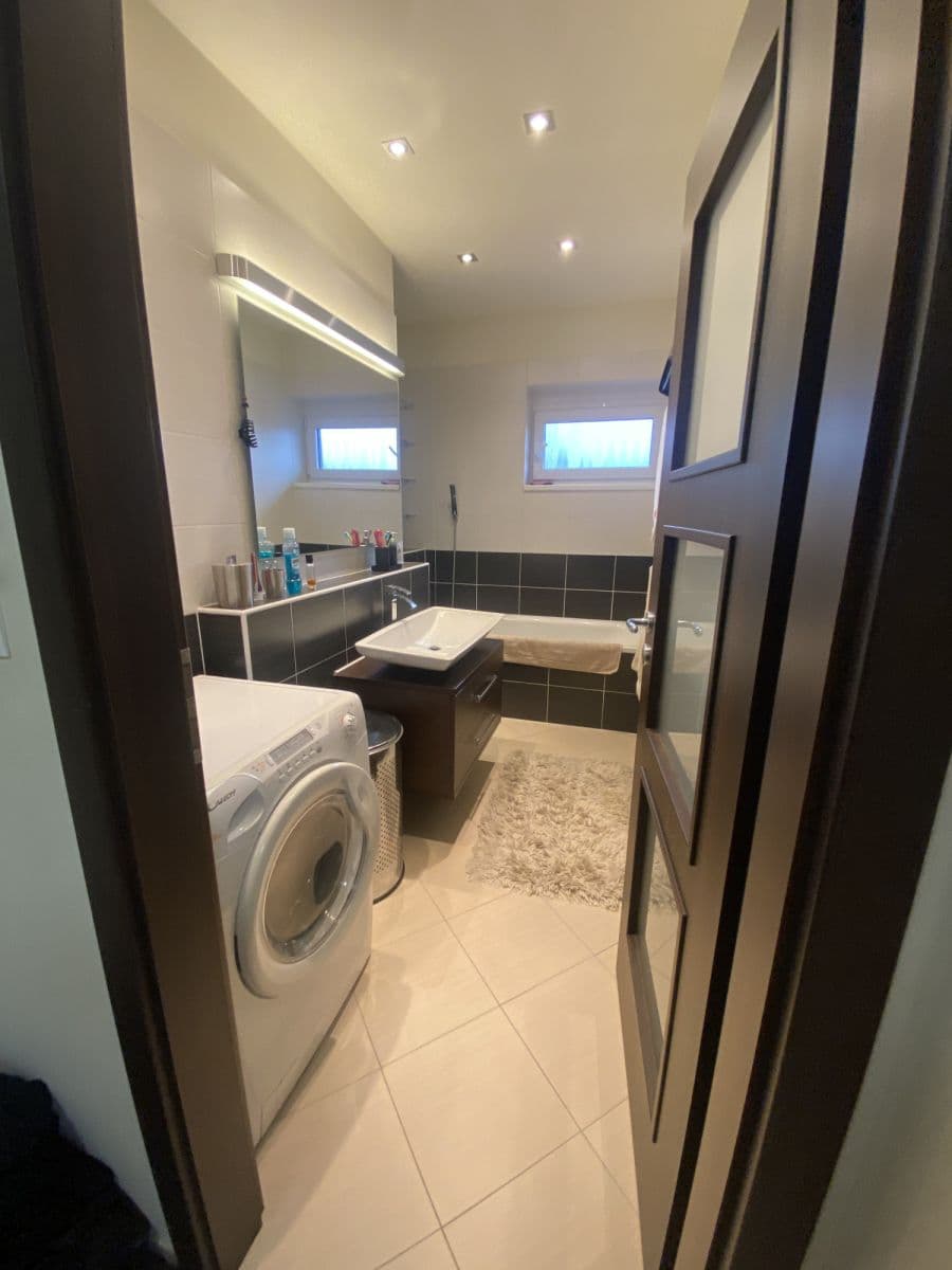 Prenájom bytu 52 m², Svitákova, Praha, Praha Prenájom bytu 52 m², Svitákova, Praha, Praha