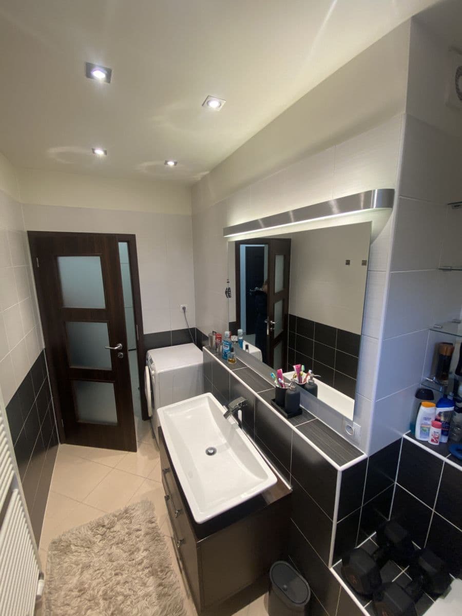 Prenájom bytu 52 m², Svitákova, Praha, Praha Prenájom bytu 52 m², Svitákova, Praha, Praha