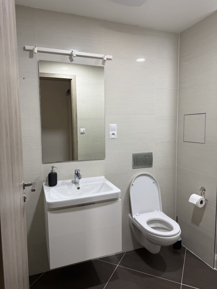 Prenájom bytu 2-izbový 50 m², Kramperova, Praha, Praha Prenájom bytu 2-izbový 50 m², Kramperova, Praha, Praha