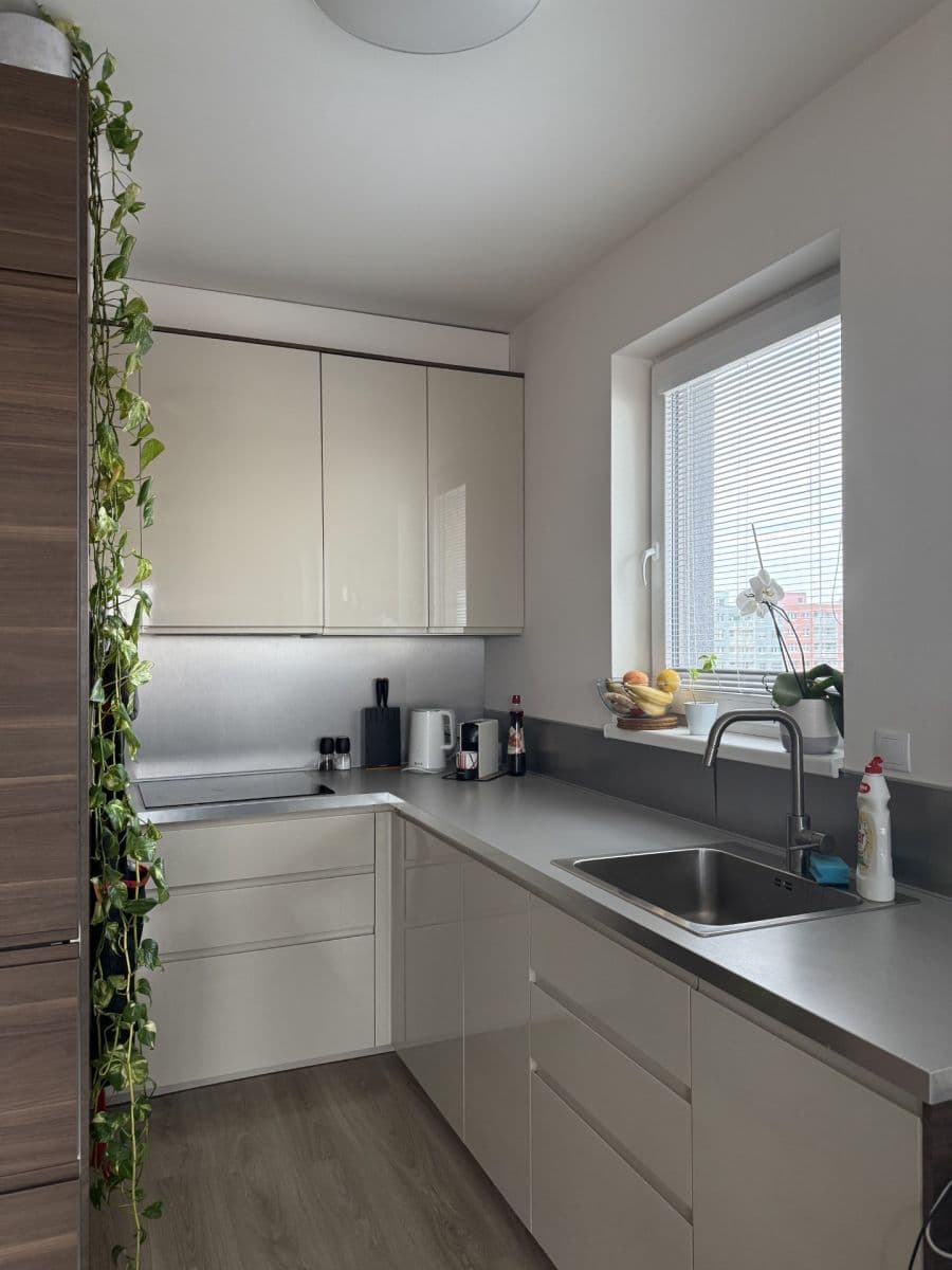 Prenájom bytu 2-izbový 50 m², Kramperova, Praha, Praha Prenájom bytu 2-izbový 50 m², Kramperova, Praha, Praha
