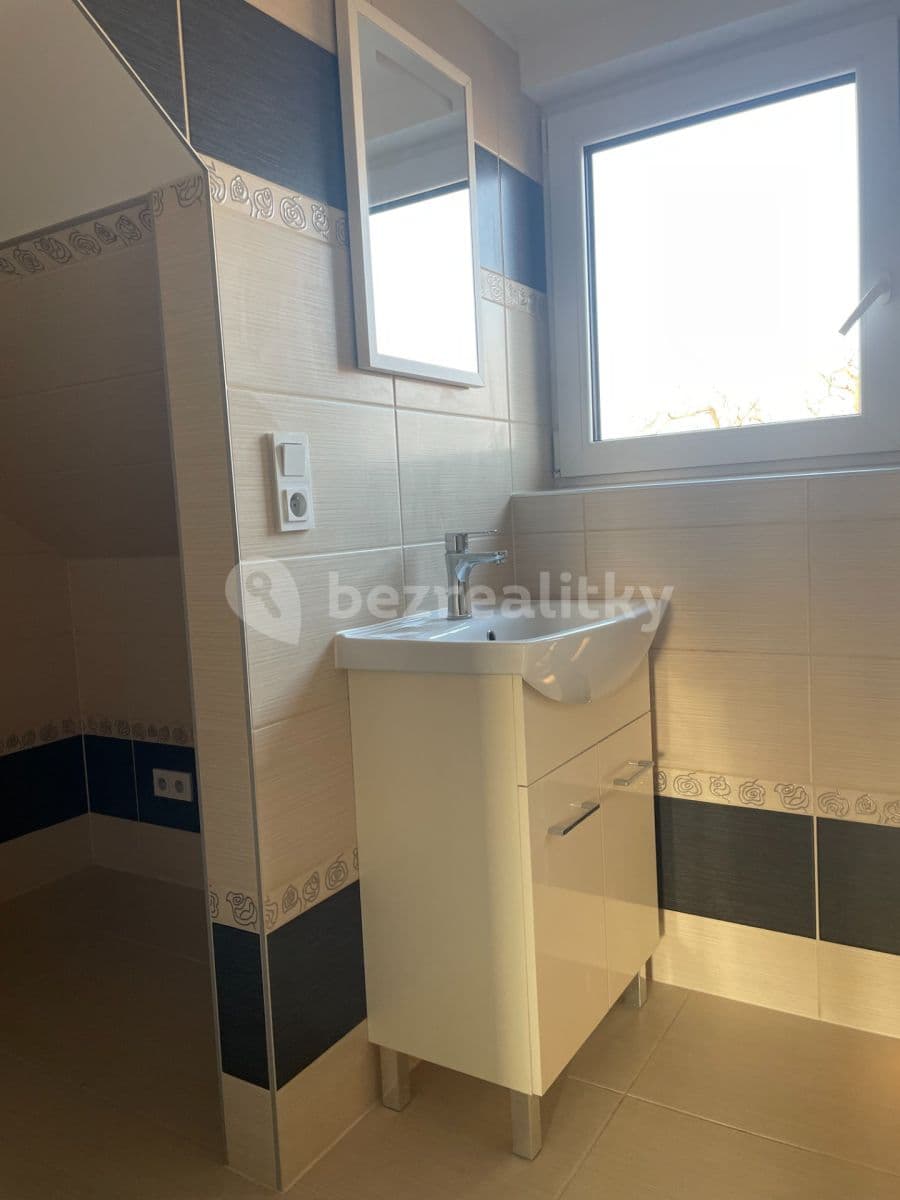 Prenájom bytu 2-izbový 45 m², Kmochova, Hostivice, Středočeský kraj Prenájom bytu 2-izbový 45 m², Kmochova, Hostivice, Středočeský kraj