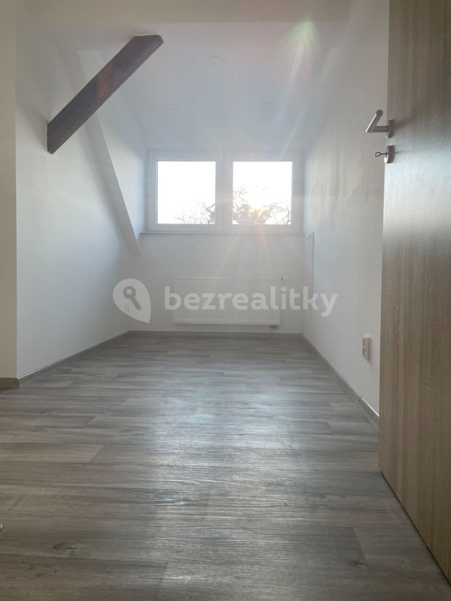 Prenájom bytu 2-izbový 45 m², Kmochova, Hostivice, Středočeský kraj Prenájom bytu 2-izbový 45 m², Kmochova, Hostivice, Středočeský kraj