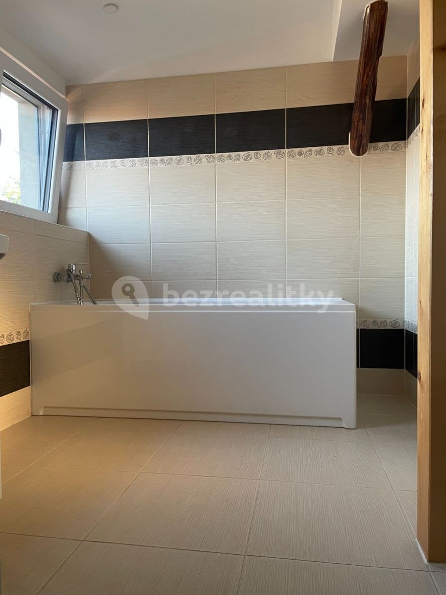 Prenájom bytu 2-izbový 45 m², Kmochova, Hostivice, Středočeský kraj Prenájom bytu 2-izbový 45 m², Kmochova, Hostivice, Středočeský kraj