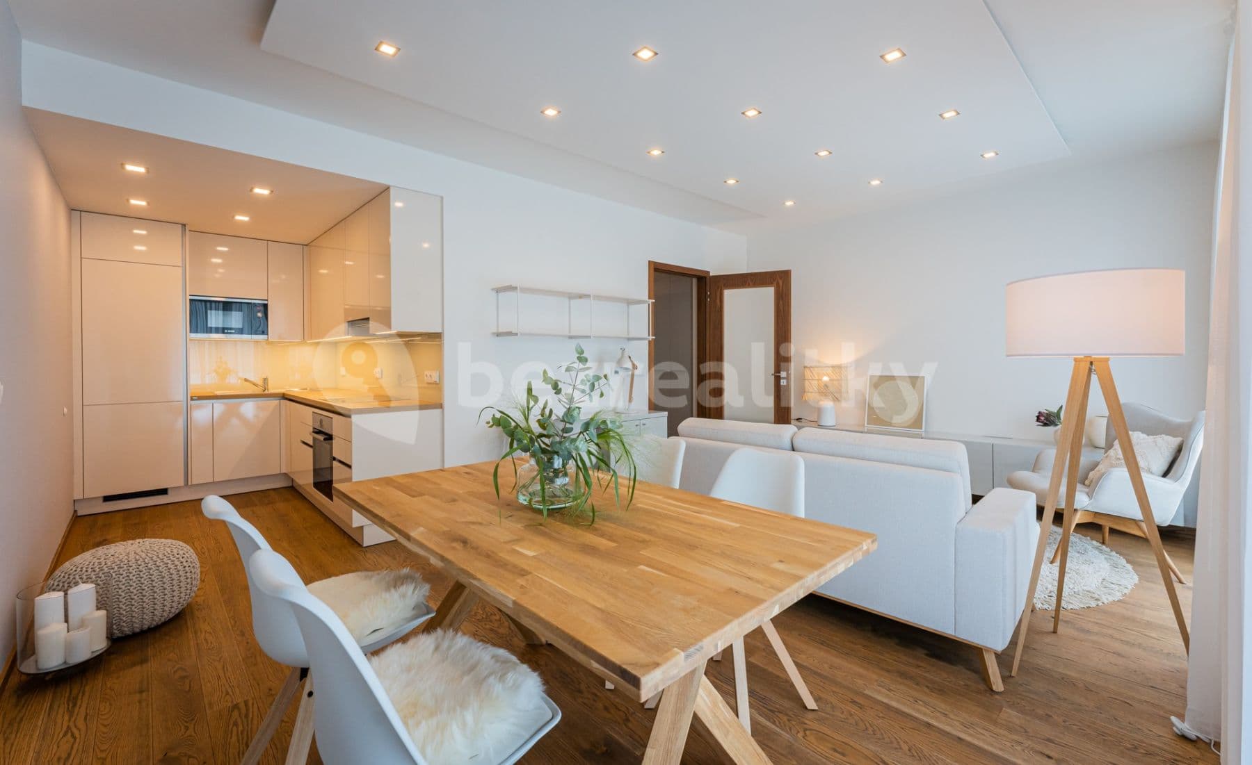 Prenájom bytu 2-izbový 67 m², Čumpelíkova, Praha, Praha Prenájom bytu 2-izbový 67 m², Čumpelíkova, Praha, Praha